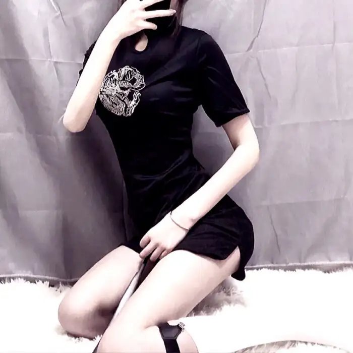 黑伞人